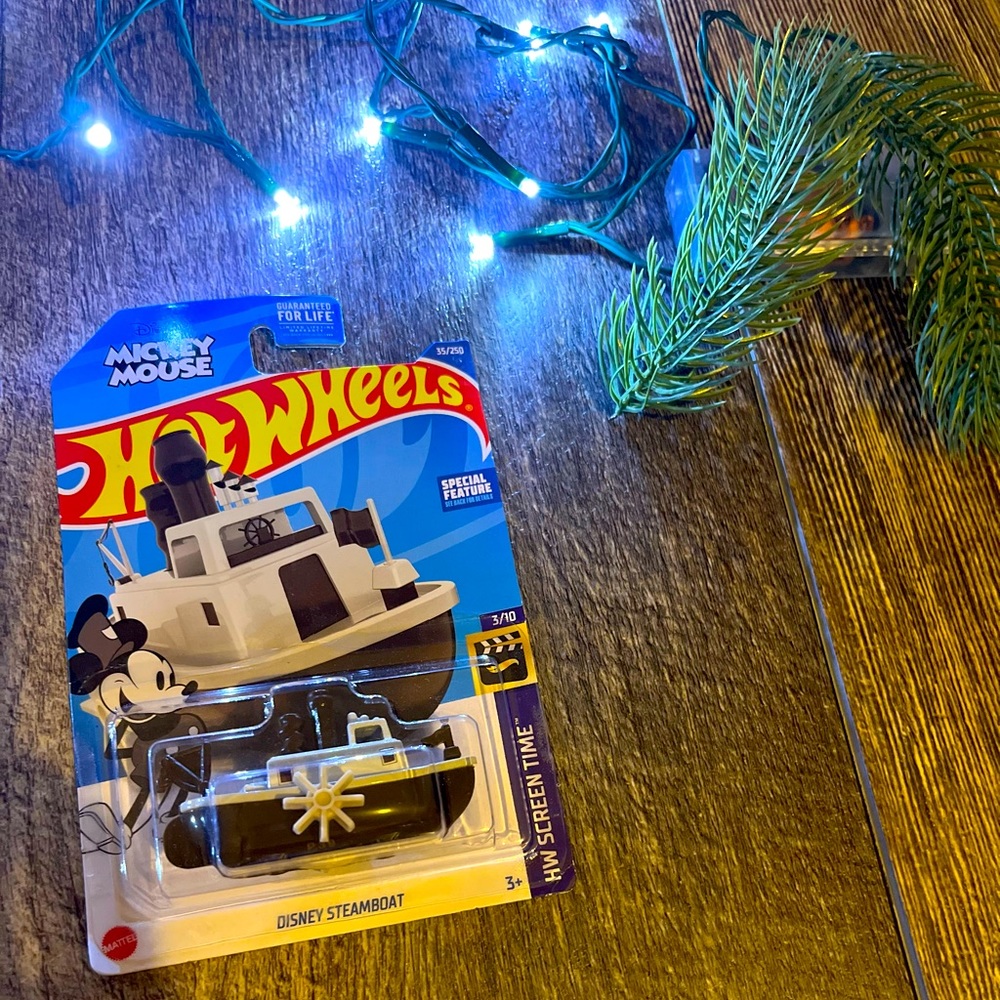Hot wheels, Mickey Mouse, Disney steamboat